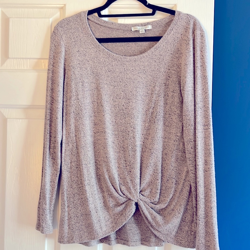 Sweater with twist detail bottom